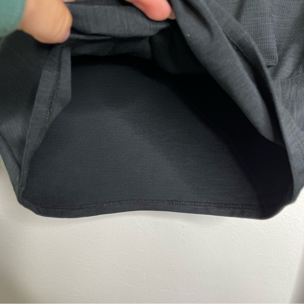 Beyond Yoga Heather Rib Groove Long Sleeve Twist Cropped Top Black Heather Sz M - Picture 10 of 16